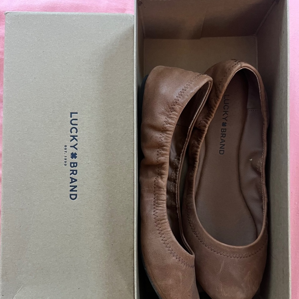 Lucky Brand Emmie Flats, size 8.5 (IN BOX)